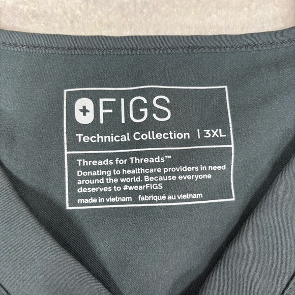 Figs Men’s Leon Three Pocket V-Neck Scrub Top Graphite Gray Size 3XL PO #5633 - Picture 3 of 5